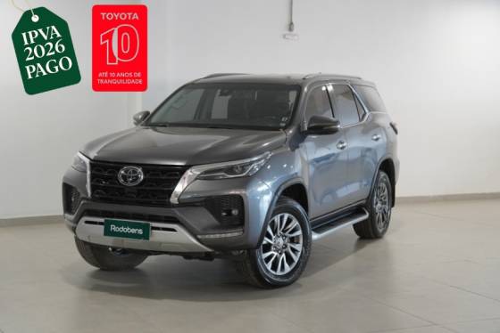 TOYOTA HILUX SW4 2.8 D-4D TURBO DIESEL SRX 4X4 AUTOMÁTICO TOYOTA HILUX SW4 2.8 D-4D TURBO DIESEL SRX 4X4 AUTOMÁTICO